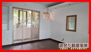 誠昱/東區林森崇誨二樓三.